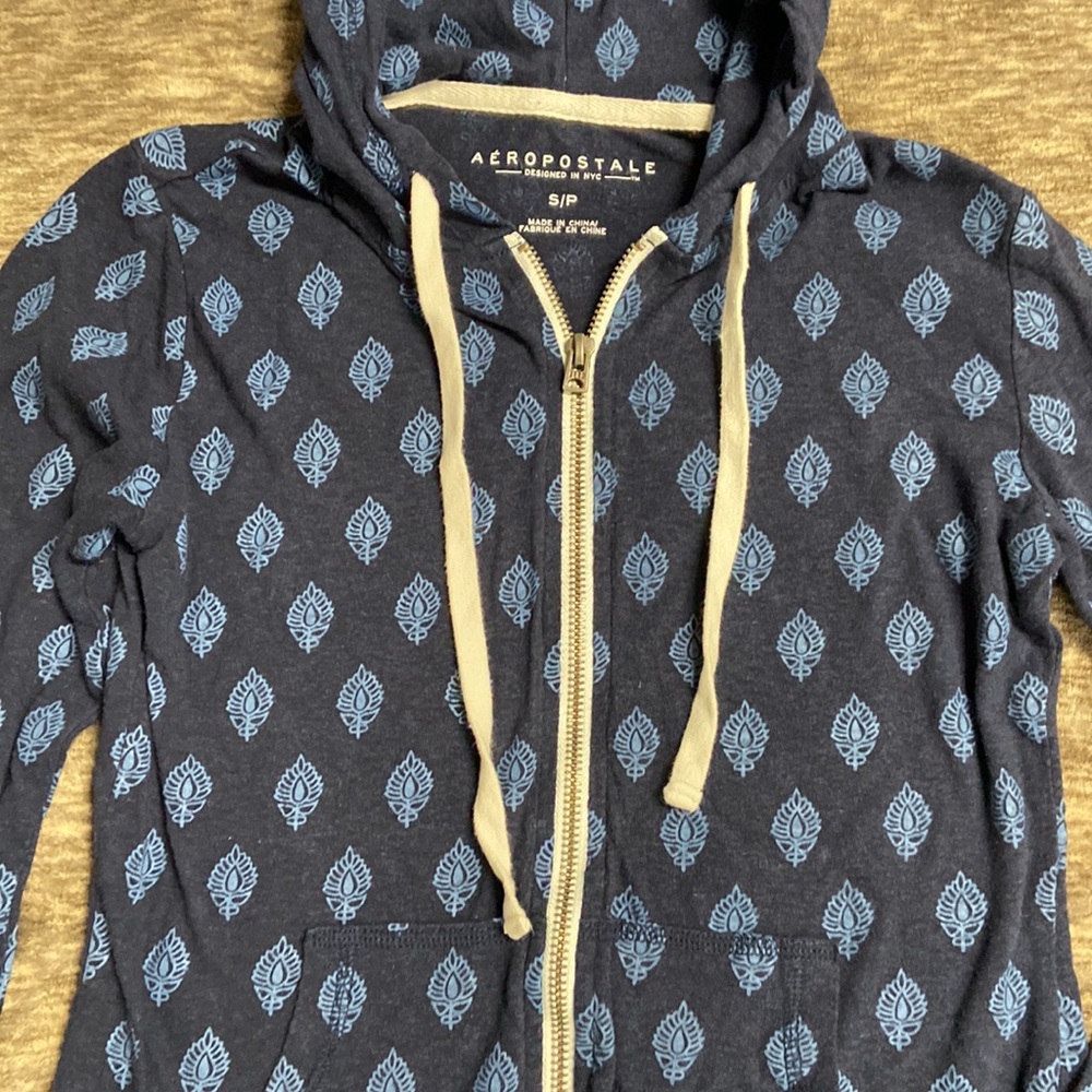 Aeropostale Women’s Zip up Hoodie. Size S. Navy with lighter blue patterns - Picture 4 of 9